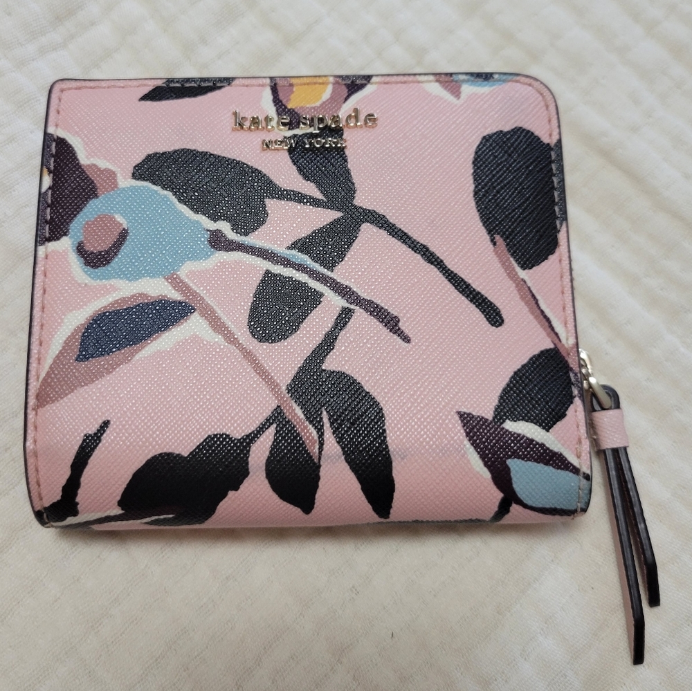 Kate Spade Bi-fold Small Zippy Wallet In Pink Floral Print